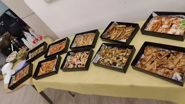מגשי אירוח ארוזים